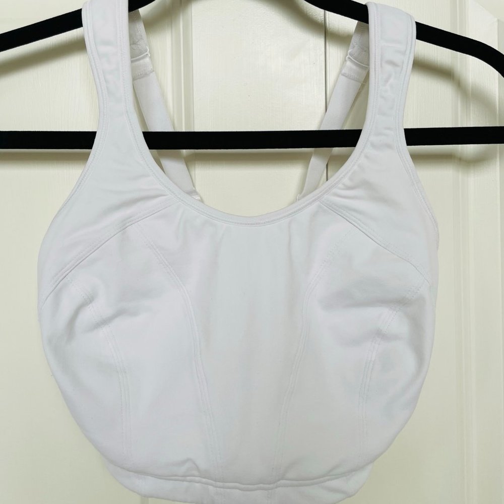 Shock Absorber Sports Bra UK 28HH